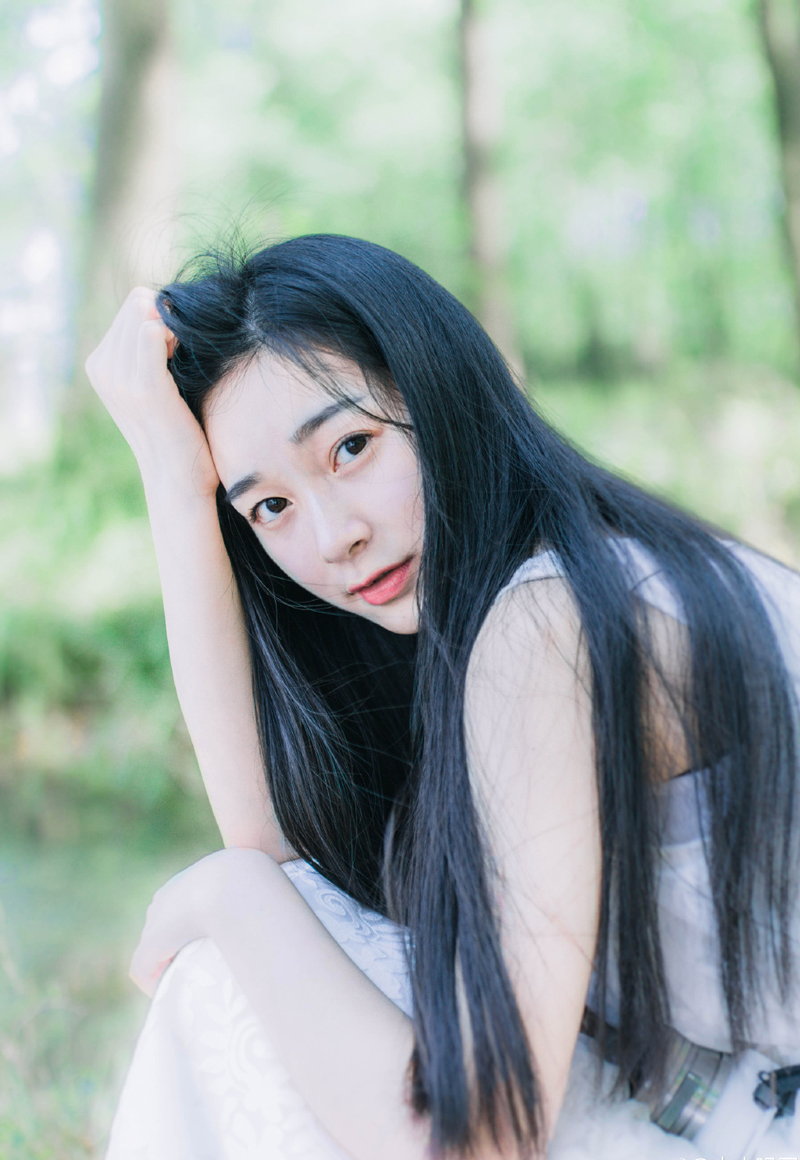 今生有情，情在细微的关爱里，情在天涯的遥寄里，情在茫茫的雪夜里。雪落下无声，而情却掷地有声，声在那里，声在我的会意里，声在你的共鸣里，凝聚成一世的情缘，一世的爱[lizhigushicom]。